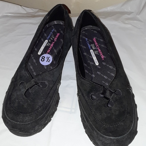 skechers wide fit air cooled memory foam